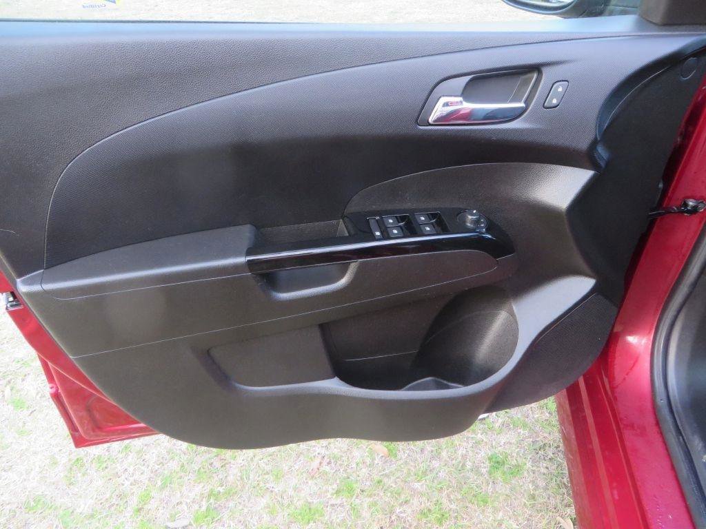 Used 2018 Chevrolet Sonic LT w/ Fun and Sun Package image 11