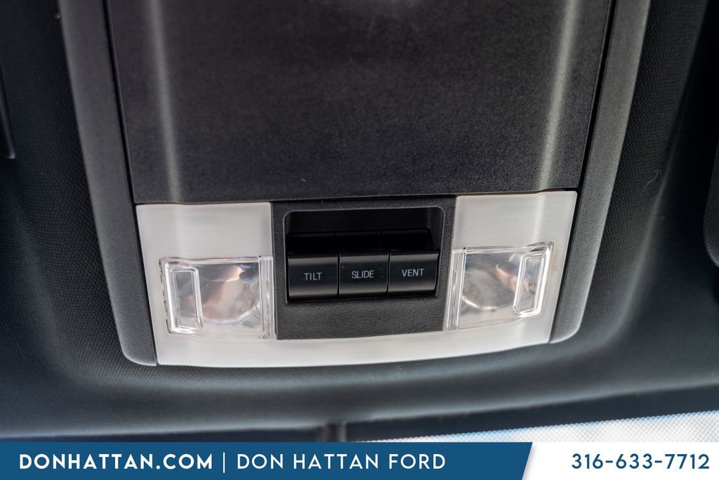 Used 2017 Lincoln Navigator Reserve RWD image 17
