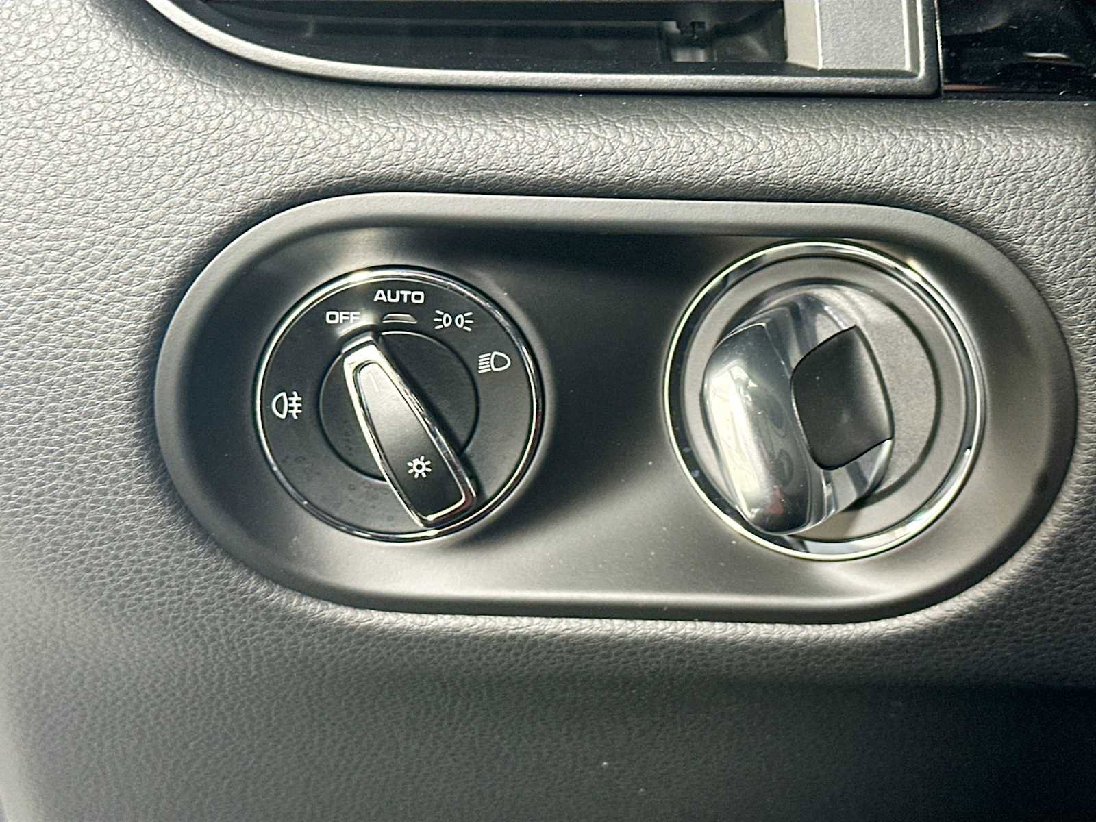 New 2025 Porsche Macan S image 13