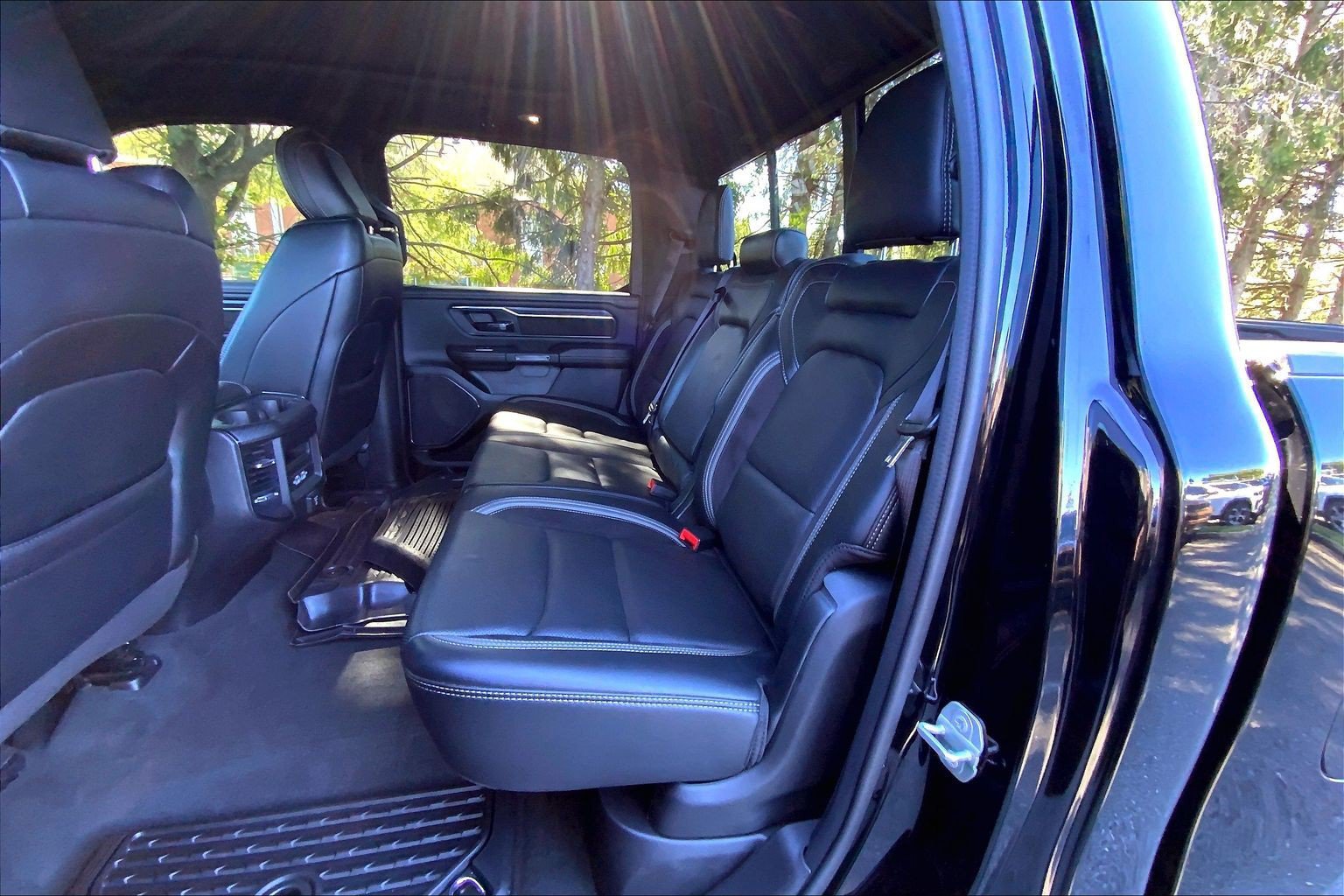 Used 2023 RAM 1500 Laramie AWD/4WD image 17