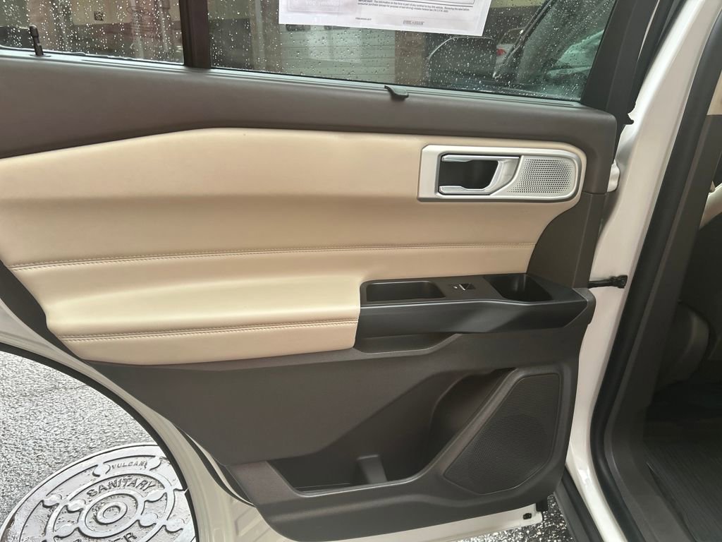 Used 2020 Ford Explorer Platinum w/ Premium Technology Package image 22