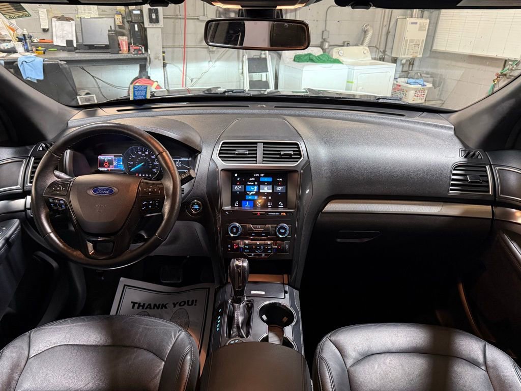 Used 2018 Ford Explorer XLT w/ Equipment Group 202A AWD/4WD image 6