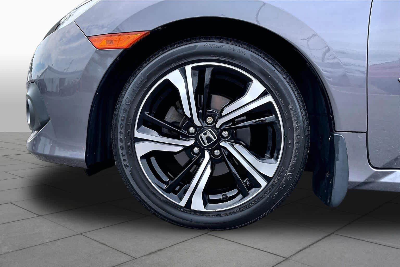 Used 2016 Honda Civic Touring image 11