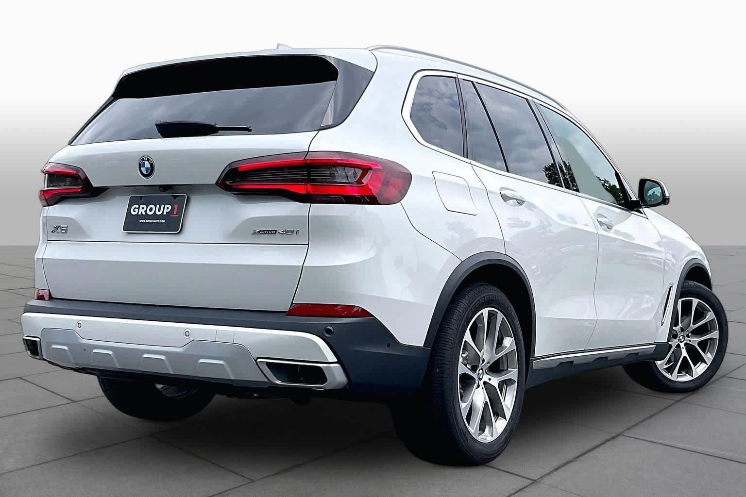 Used 2022 BMW X5 xDrive40i w/ Premium Package AWD/4WD image 12
