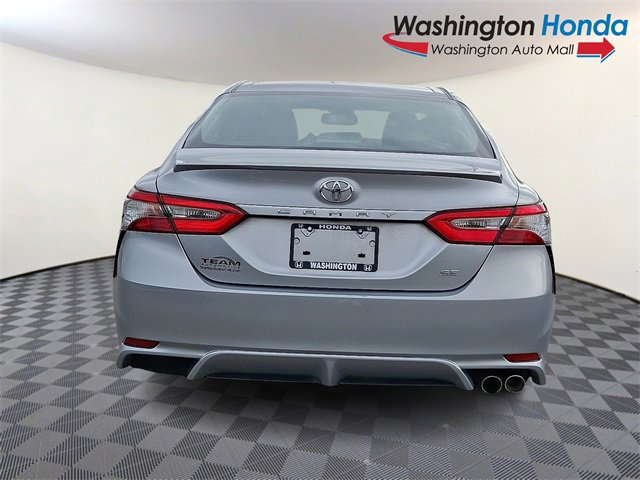 Used 2018 Toyota Camry SE w/ Moonroof Package image 5