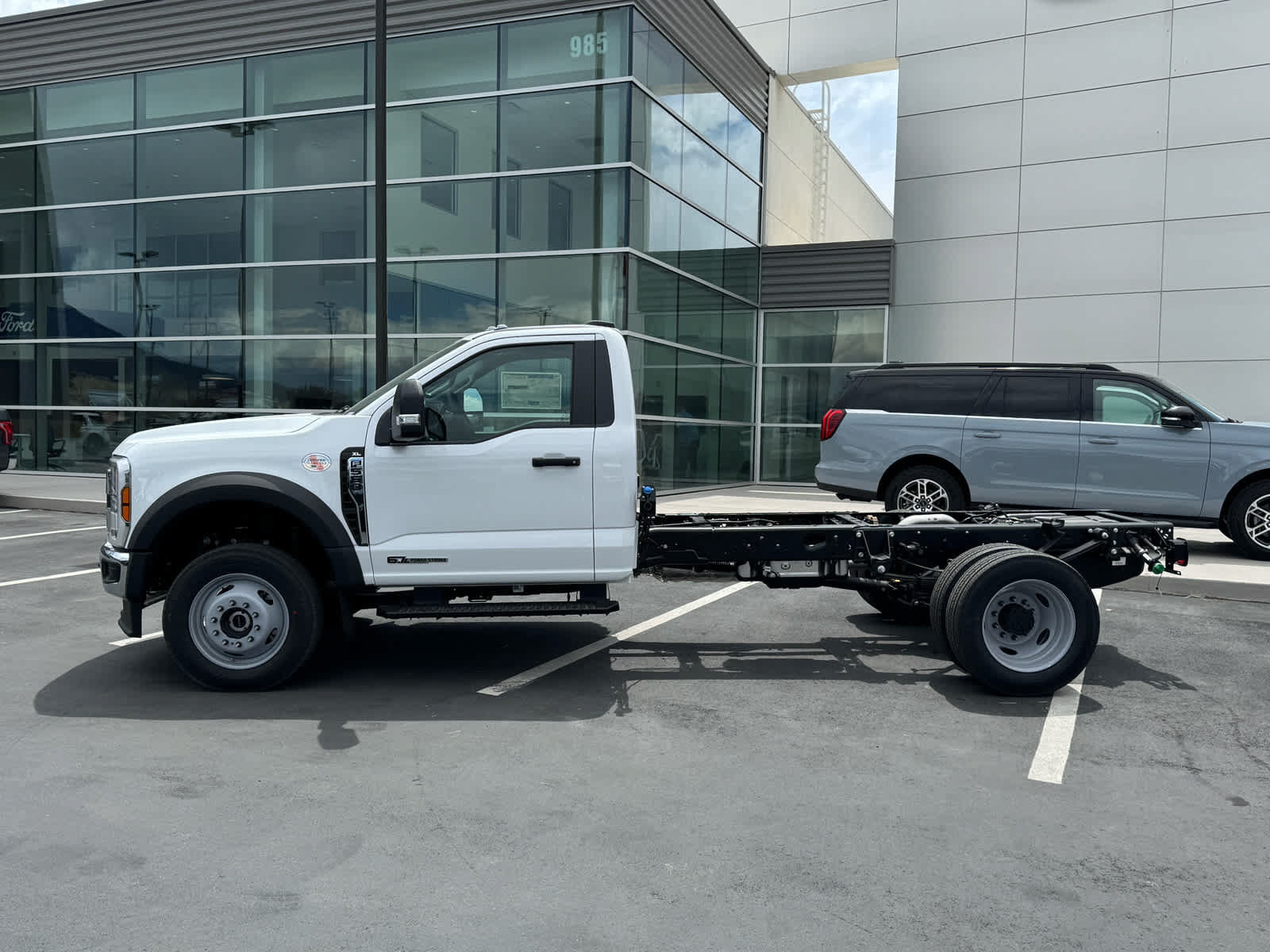 New 2026 Ford F550 4x4 Regular Cab Super Duty w/ XL Chrome Package image 11