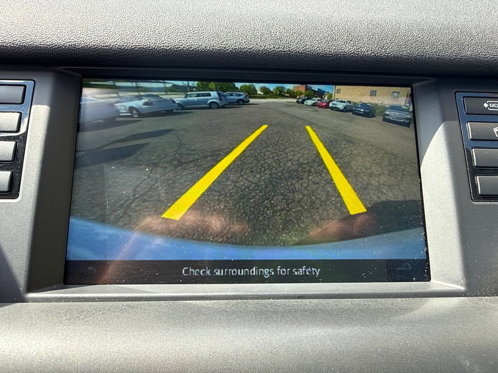 Used 2019 Land Rover Discovery Sport SE image 15