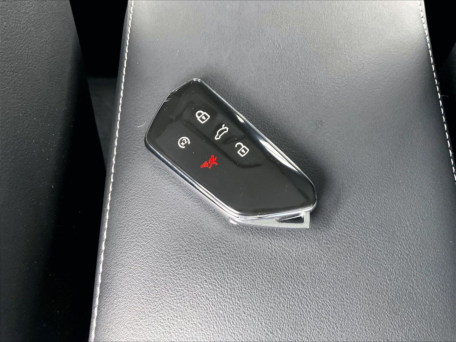 Certified 2025 Volkswagen Tiguan SE R-Line AWD/4WD image 11