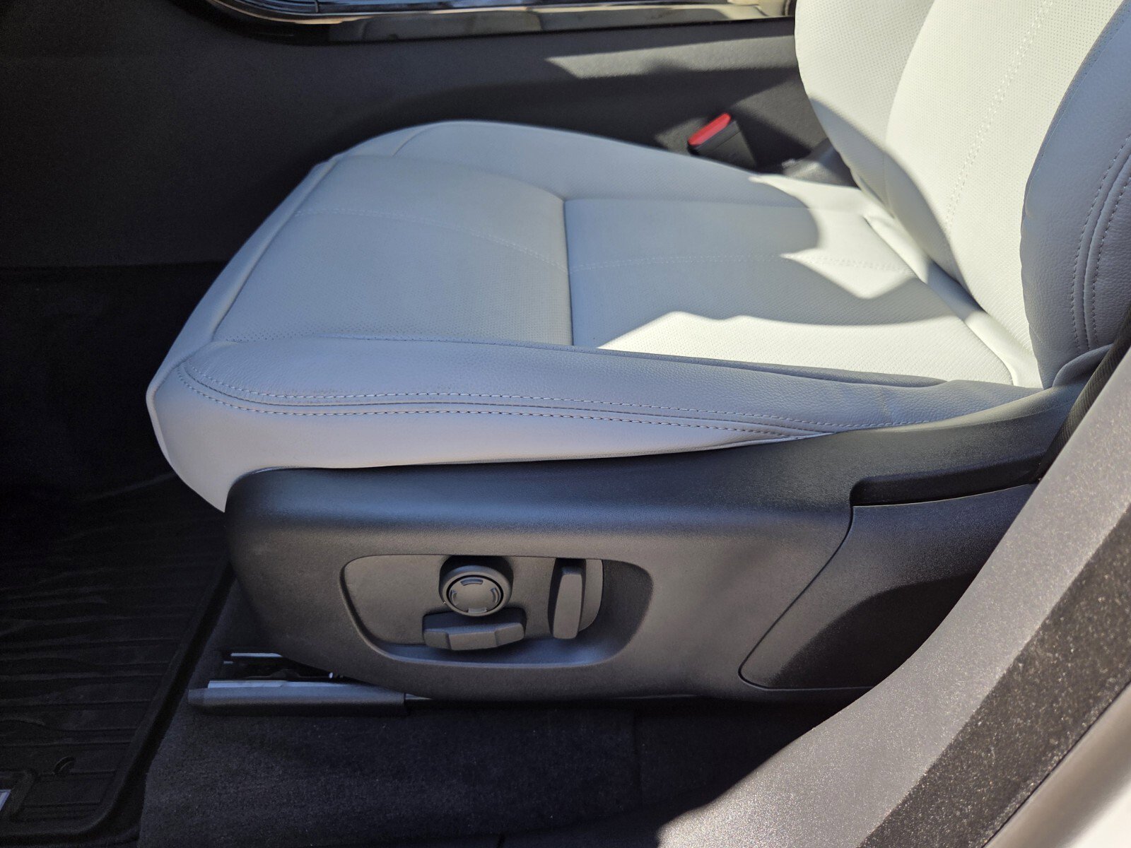 New 2026 Land Rover Range Rover Velar S image 14