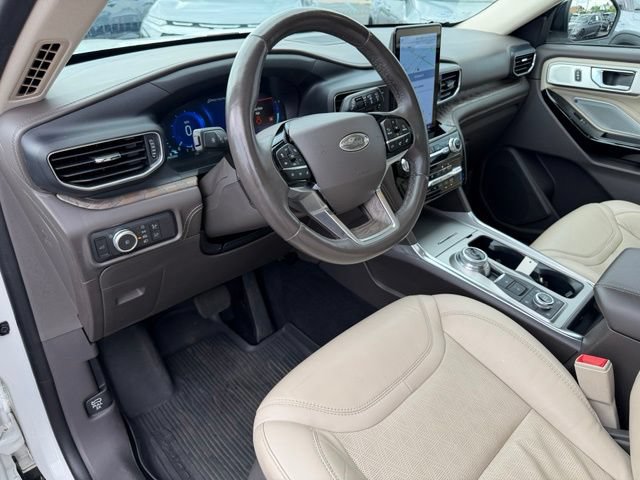 Used 2022 Ford Explorer Platinum w/ Equipment Group 601A AWD/4WD image 23