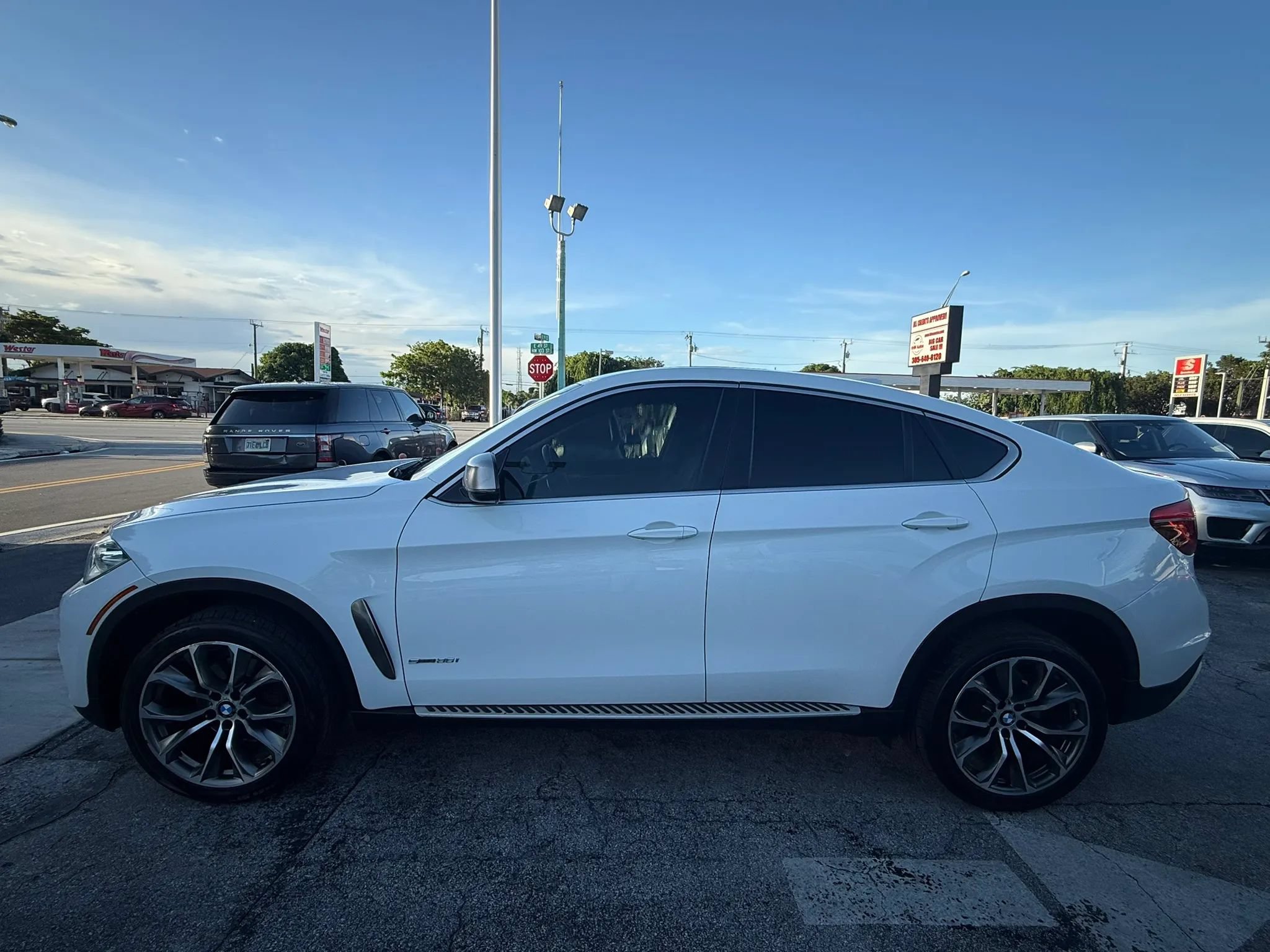 Used 2016 BMW X6 sDrive35i RWD image 2