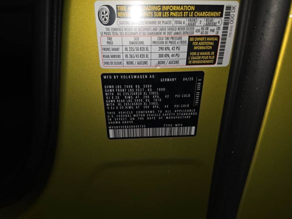Used 2025 Volkswagen ID. Buzz Pro S Plus AWD/4WD image 22