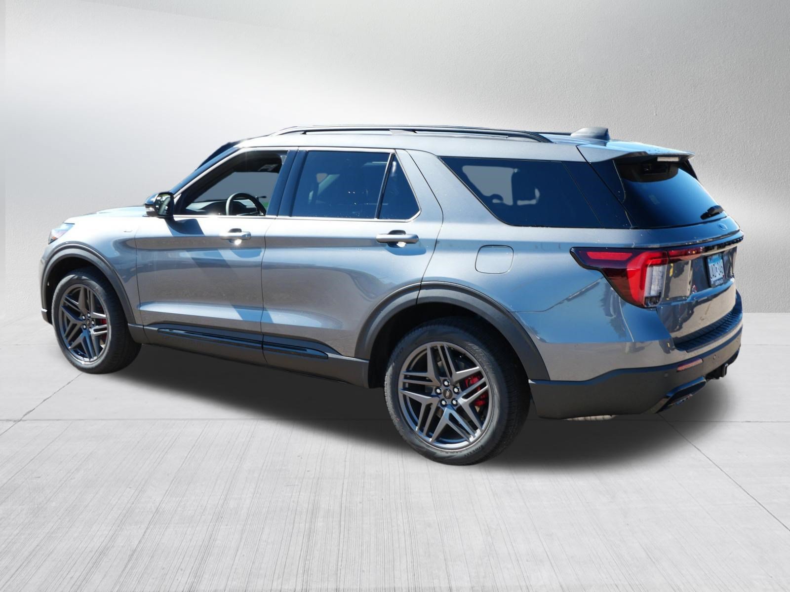 Used 2026 Ford Explorer ST-Line w/ ST-Line Street Pack AWD/4WD image 5