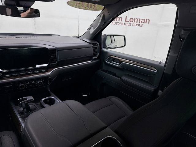 Used 2025 Chevrolet Silverado 1500 RST AWD/4WD image 25