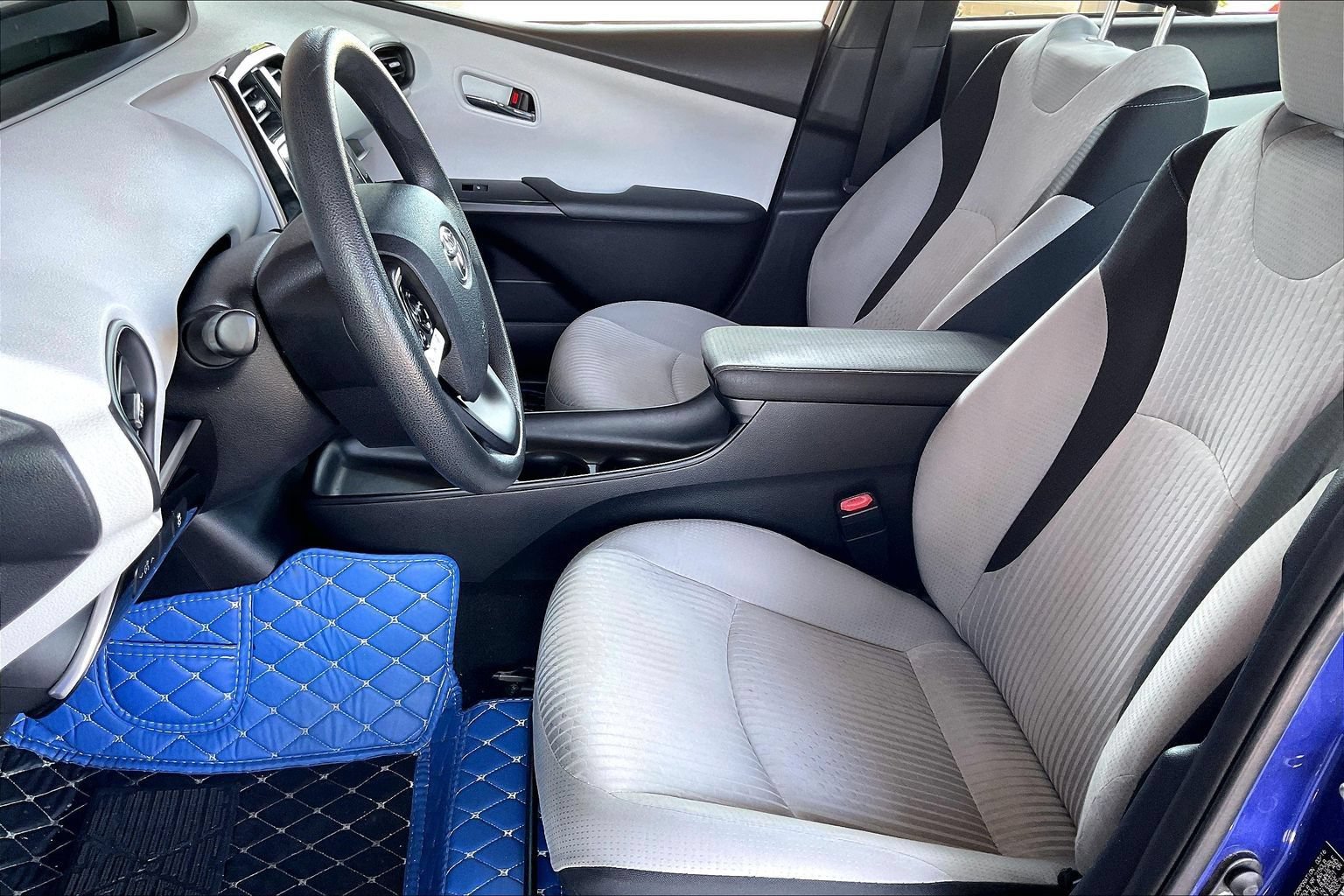 Used 2016 Toyota Prius Two FWD image 18