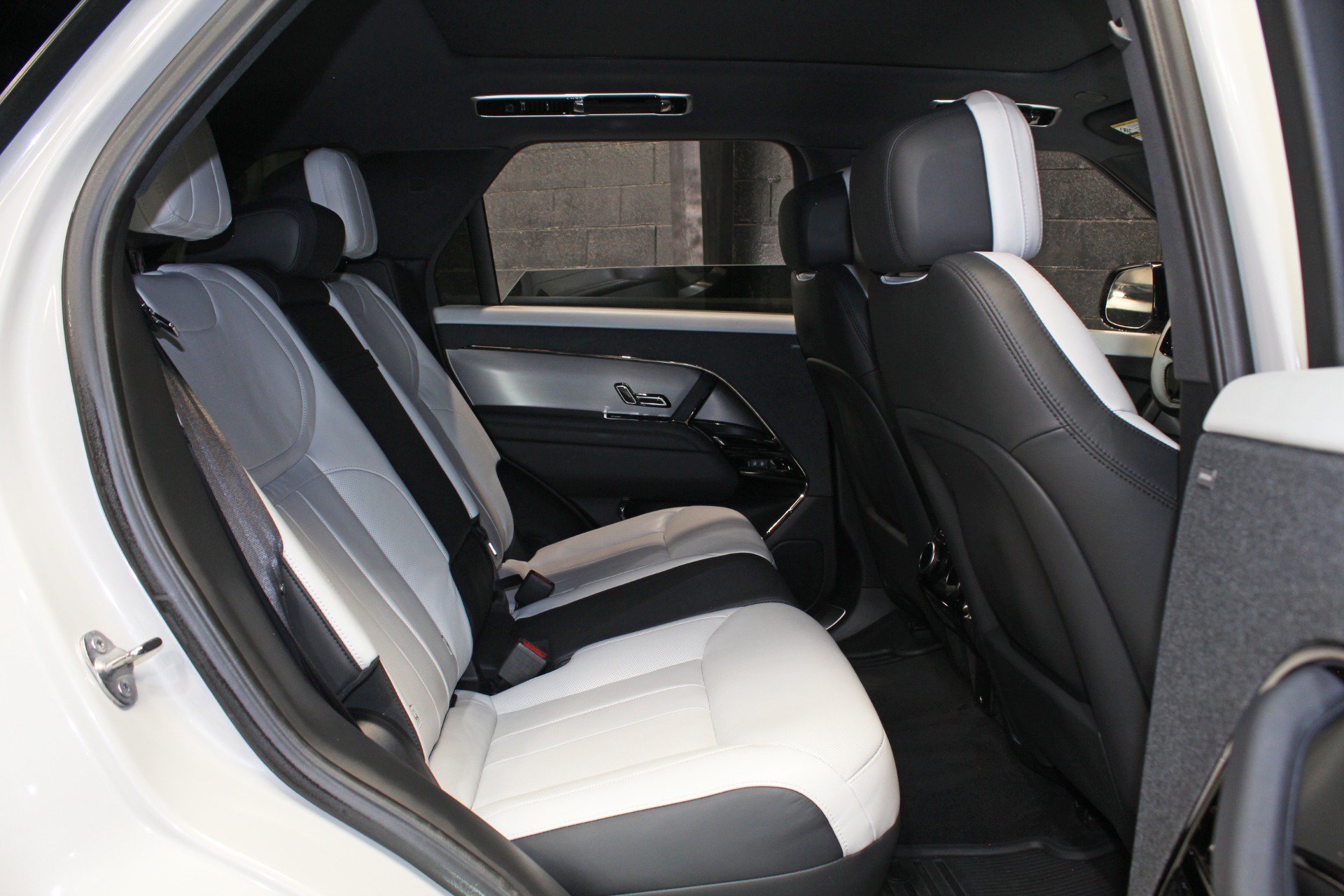 Used 2023 Land Rover Range Rover Sport SE Dynamic AWD/4WD image 41