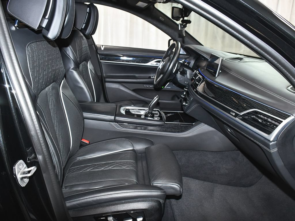 Used 2022 BMW M760i xDrive w/ Luxury Rear Seating Package AWD/4WD image 74