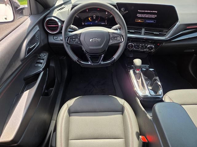 Used 2025 Chevrolet Trax RS w/ Driver Confidence Package FWD image 12