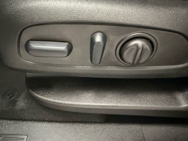 Used 2023 Chevrolet Equinox LS w/ LS Convenience Package image 28