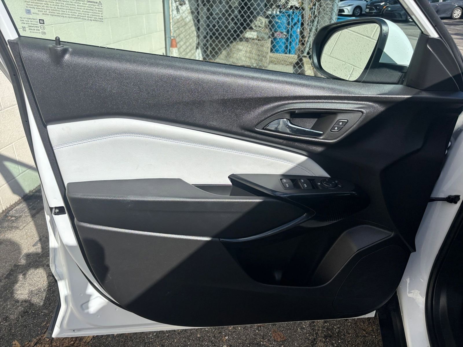 Used 2025 Chevrolet Trax LT image 20