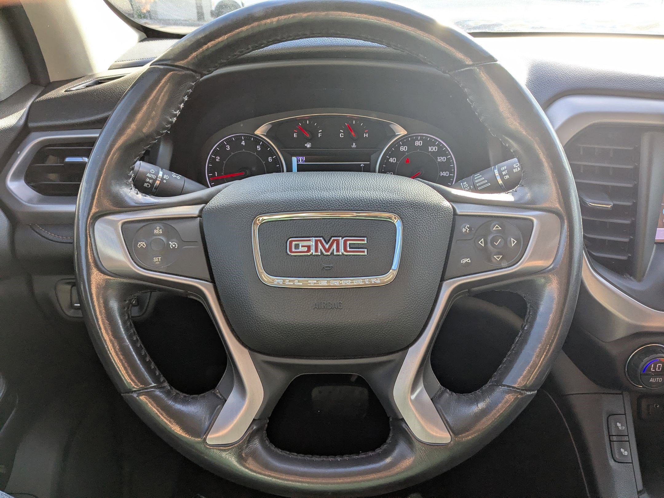 Used 2019 GMC Acadia SLT image 17
