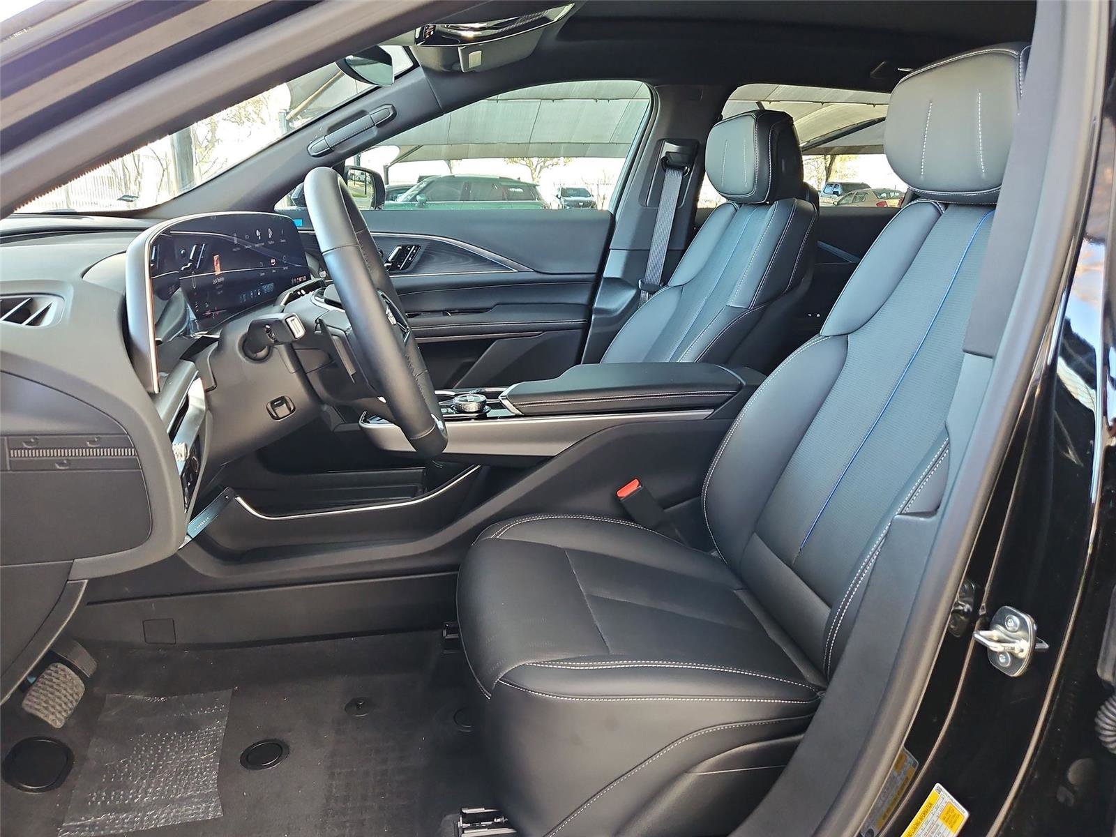 New 2025 Cadillac Lyriq Sport w/ LPO, Floor Liner Package AWD/4WD image 23