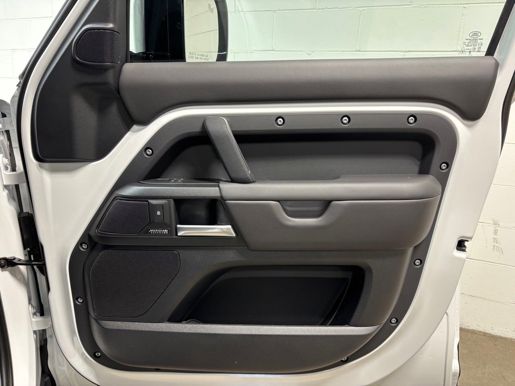 New 2026 Land Rover Defender 110 V8 image 34