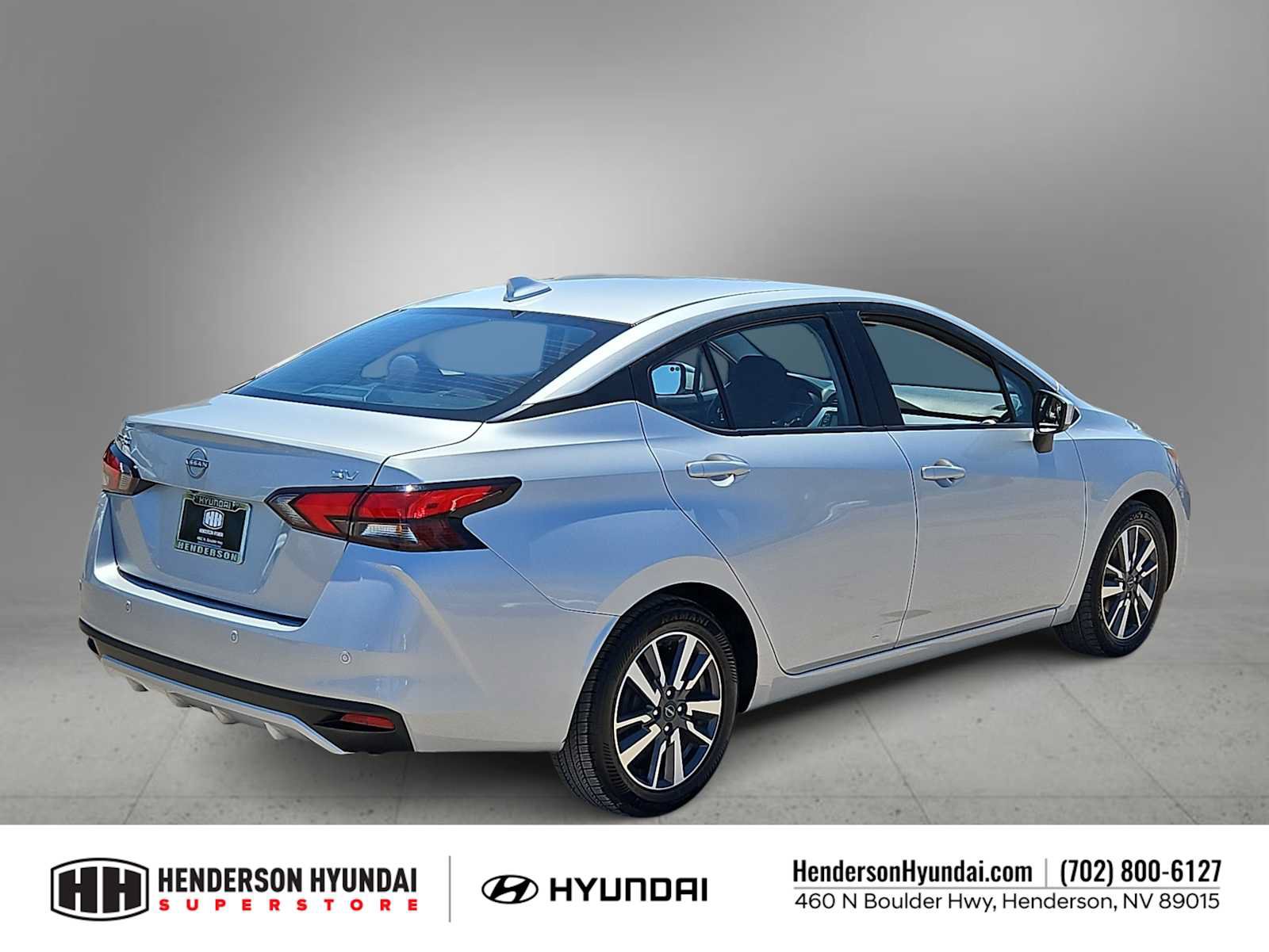 Used 2023 Nissan Versa SV FWD image 8