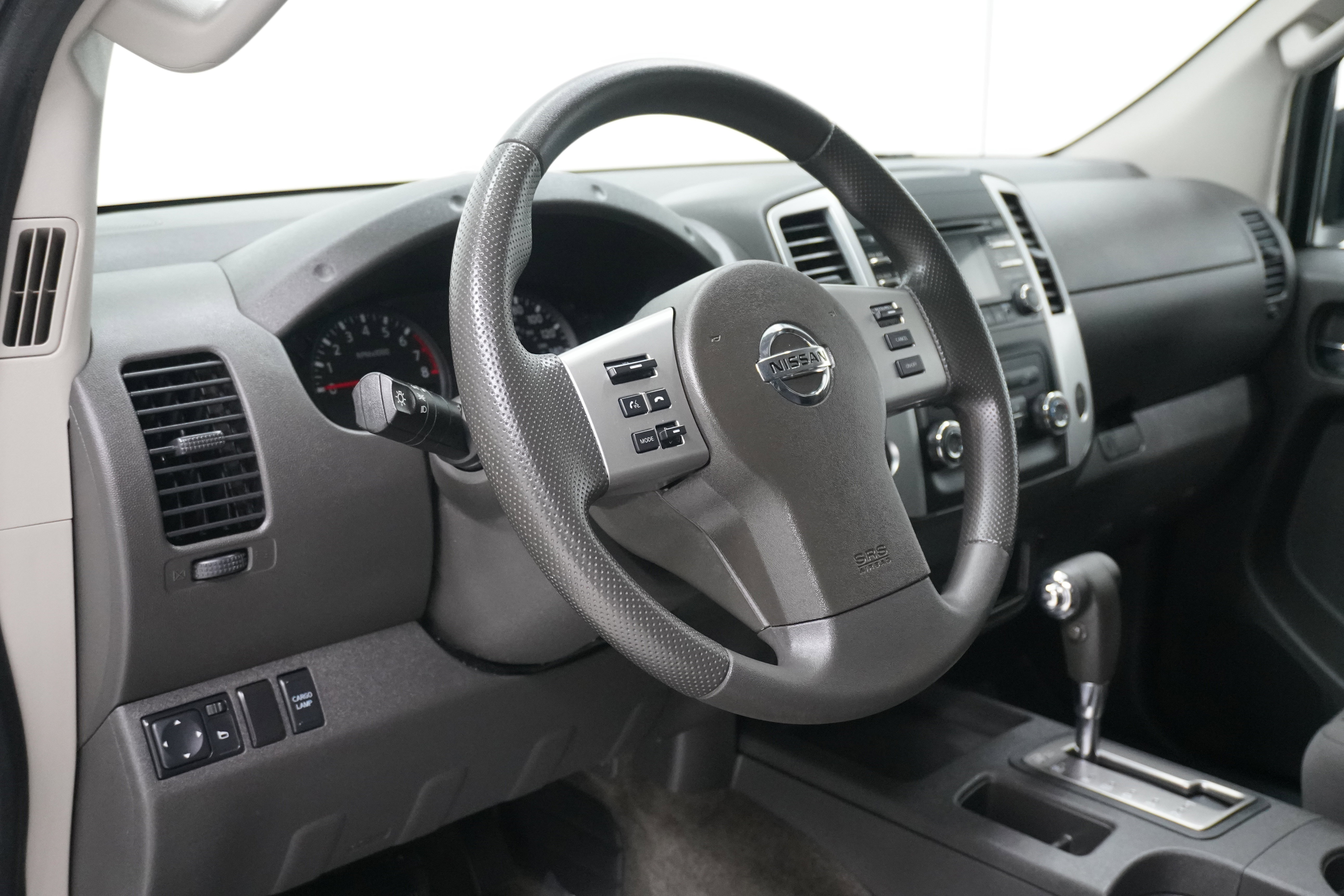 Used 2013 Nissan Frontier SV image 9