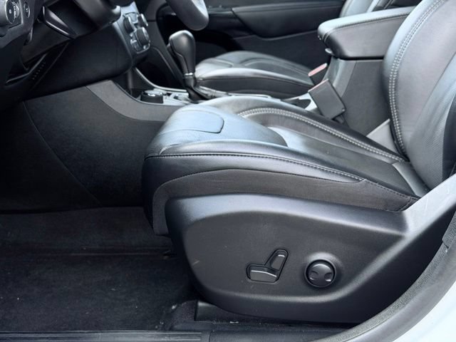 Certified 2023 Jeep Cherokee Altitude Lux w/ Lux Elite Package AWD/4WD image 22