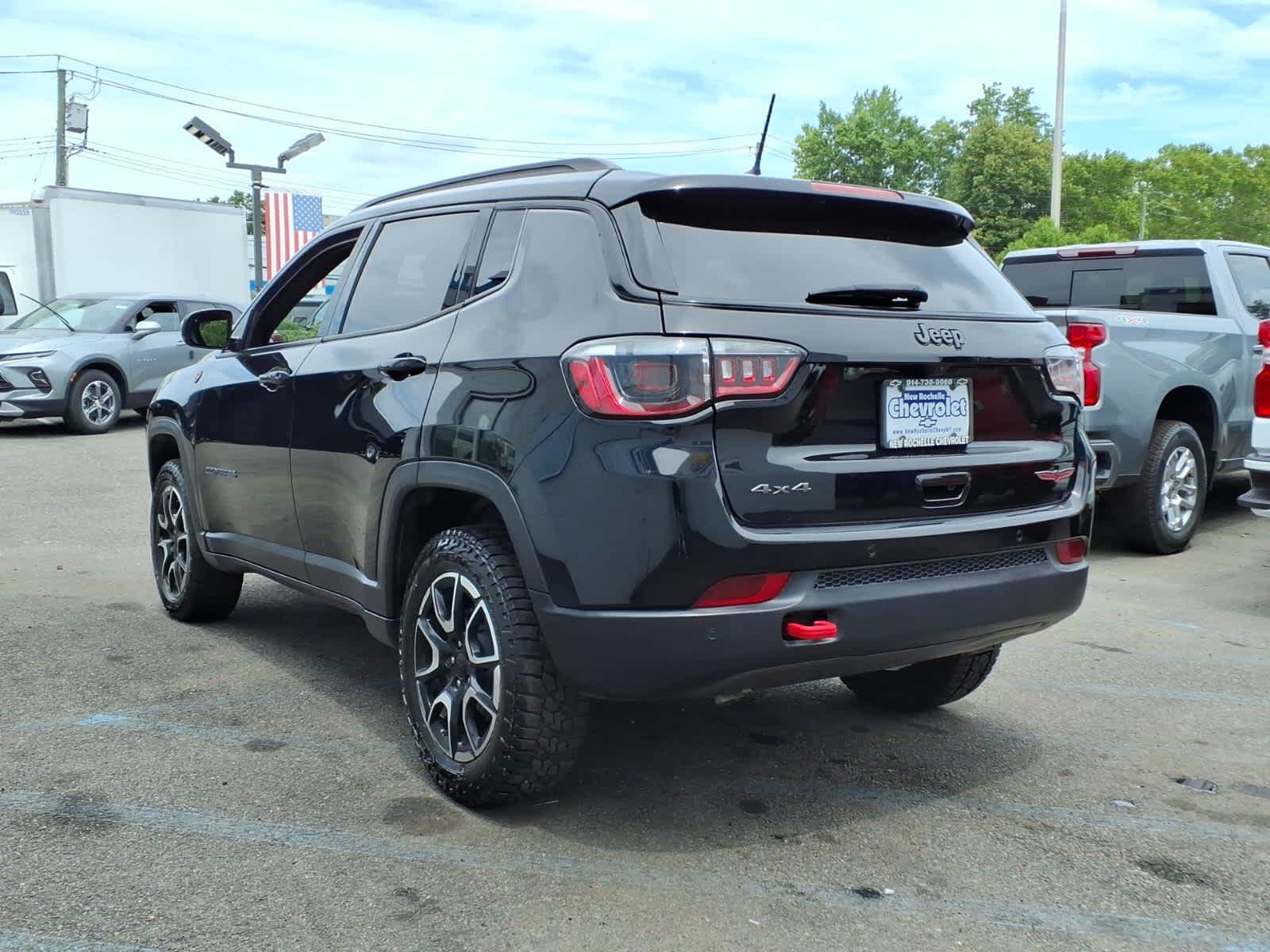 Used 2024 Jeep Compass Trailhawk AWD/4WD image 4