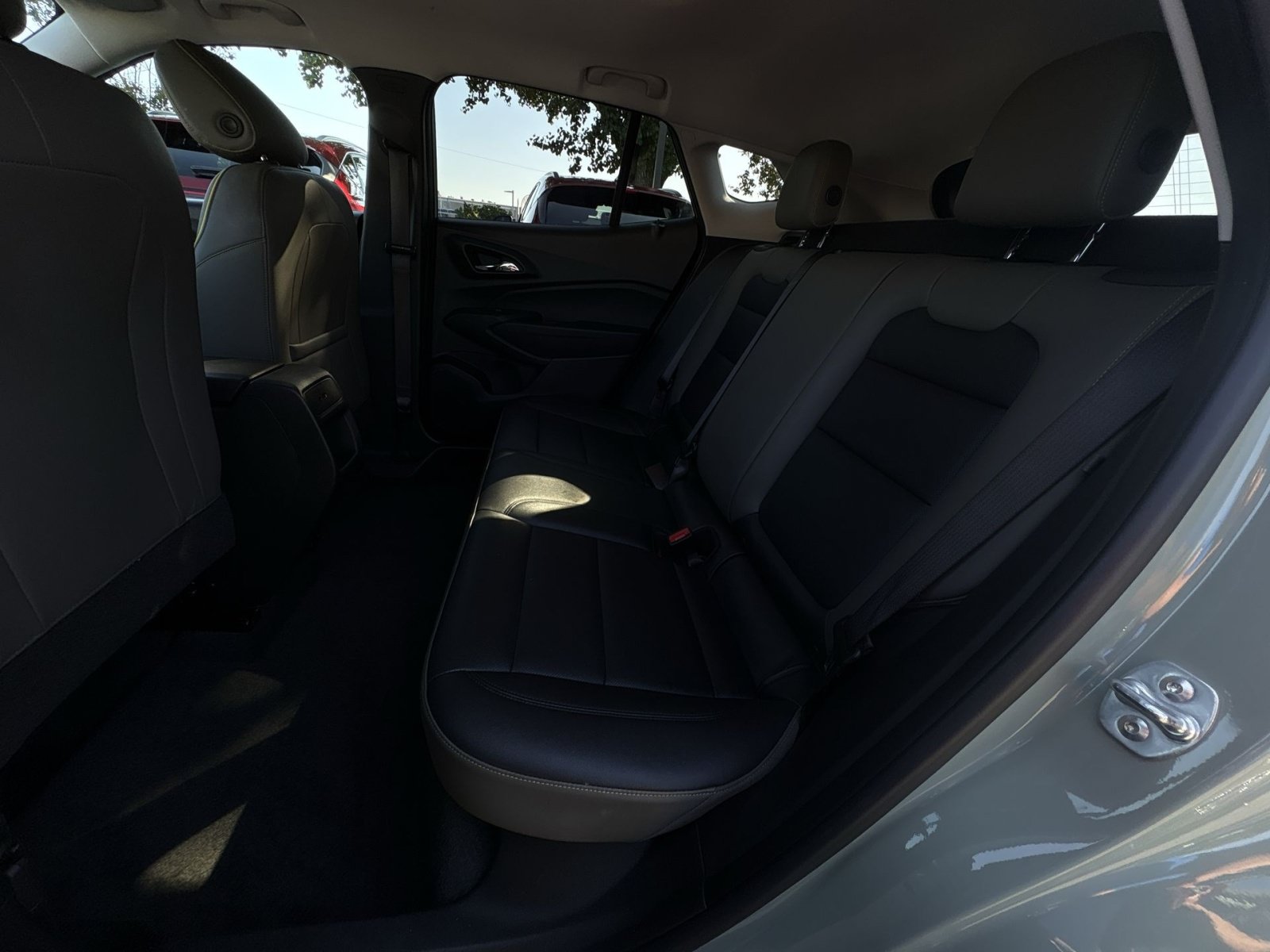 Used 2025 Chevrolet Trax ACTIV w/ Sunroof Package FWD image 24