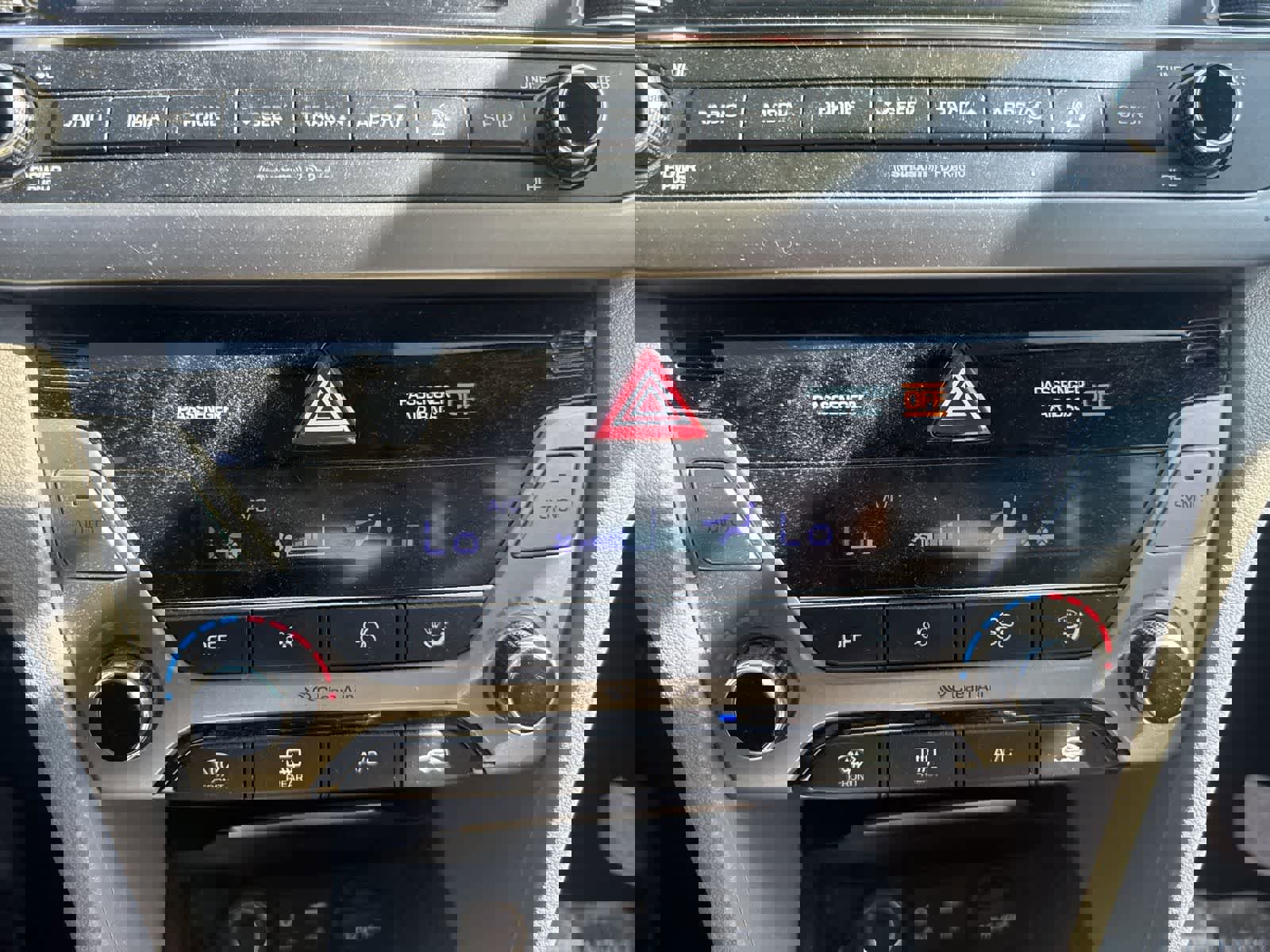 Used 2017 Hyundai Elantra Limited image 19