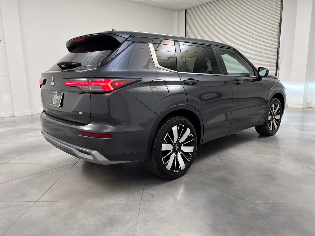 Used 2025 Mitsubishi Outlander SE AWD/4WD image 9