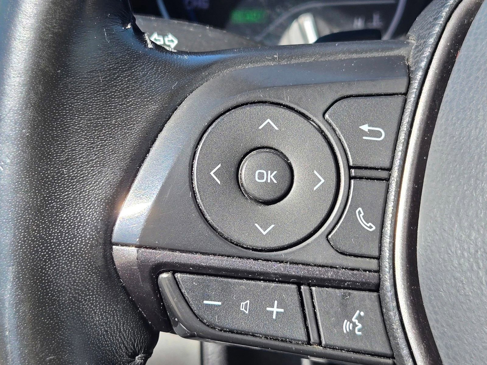Used 2022 Toyota Camry SE w/ Convenience Package FWD image 15