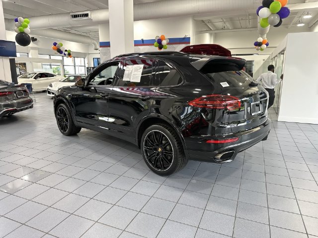Used 2018 Porsche Cayenne Platinum Edition AWD/4WD image 33