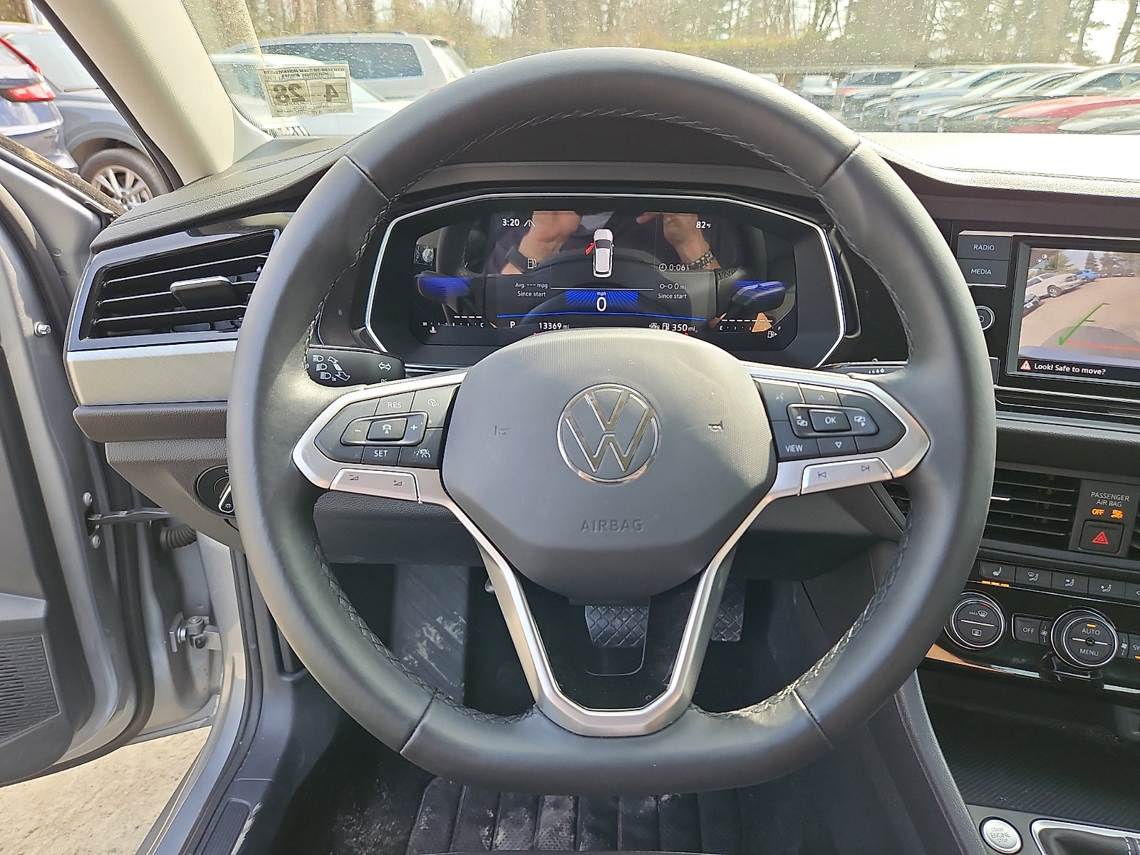 Used 2023 Volkswagen Jetta SE image 19