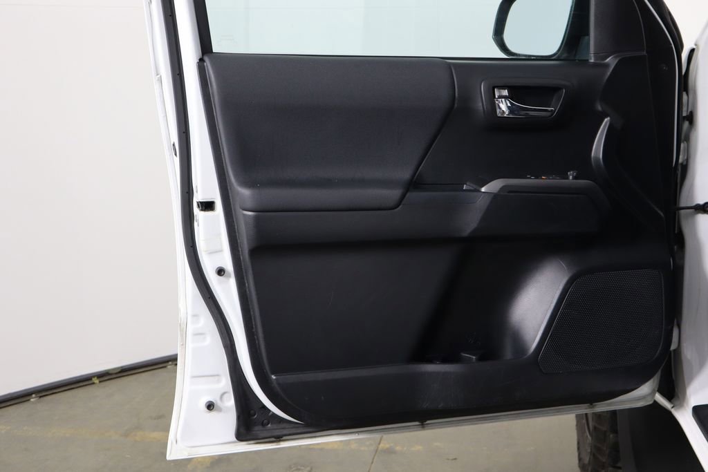 Used 2019 Toyota Tacoma TRD Off-Road w/ TRD Premium Off Road Package image 13