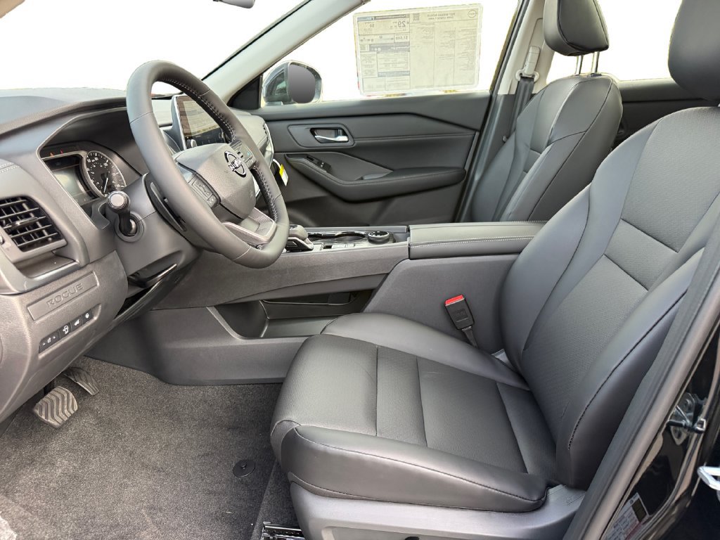New 2027 Nissan Rogue Dark Armor AWD/4WD image 9