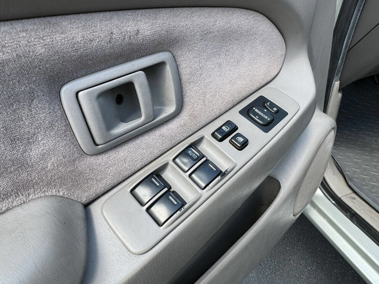 Used 2001 Toyota Tacoma PreRunner RWD image 19