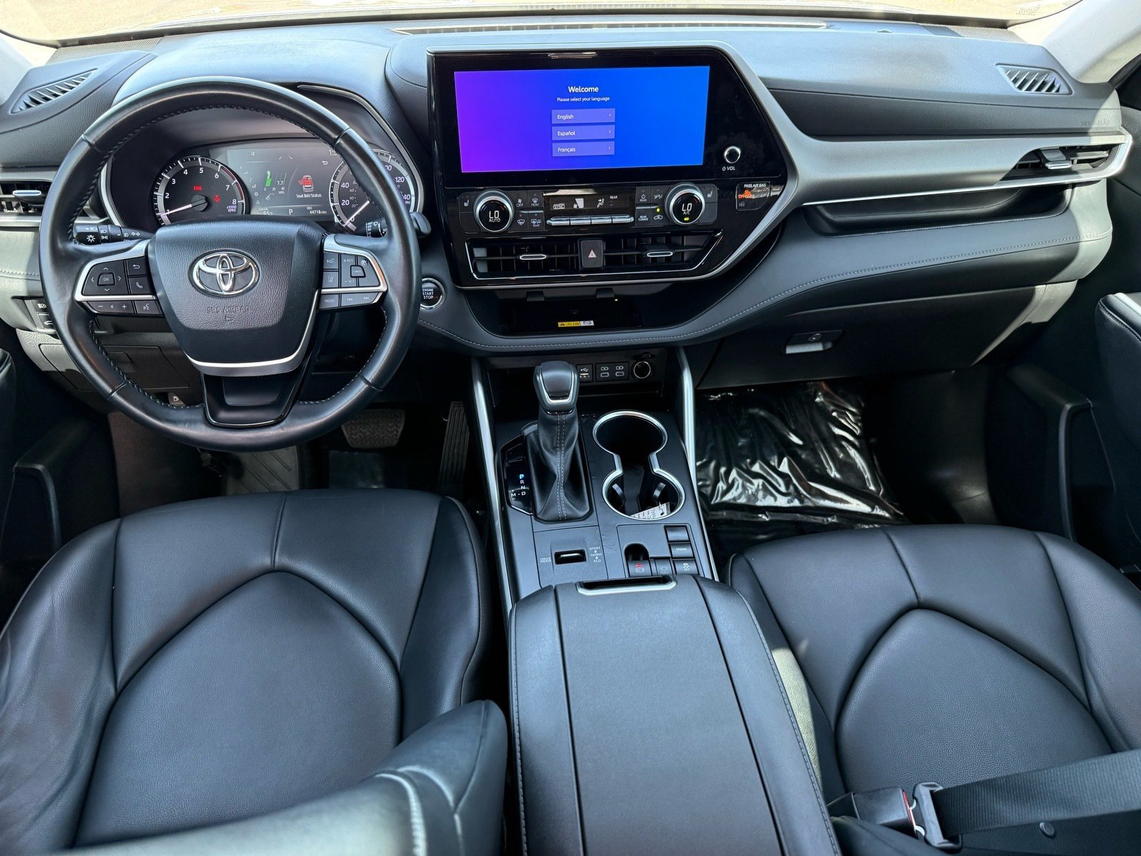 Used 2023 Toyota Highlander XLE FWD image 28