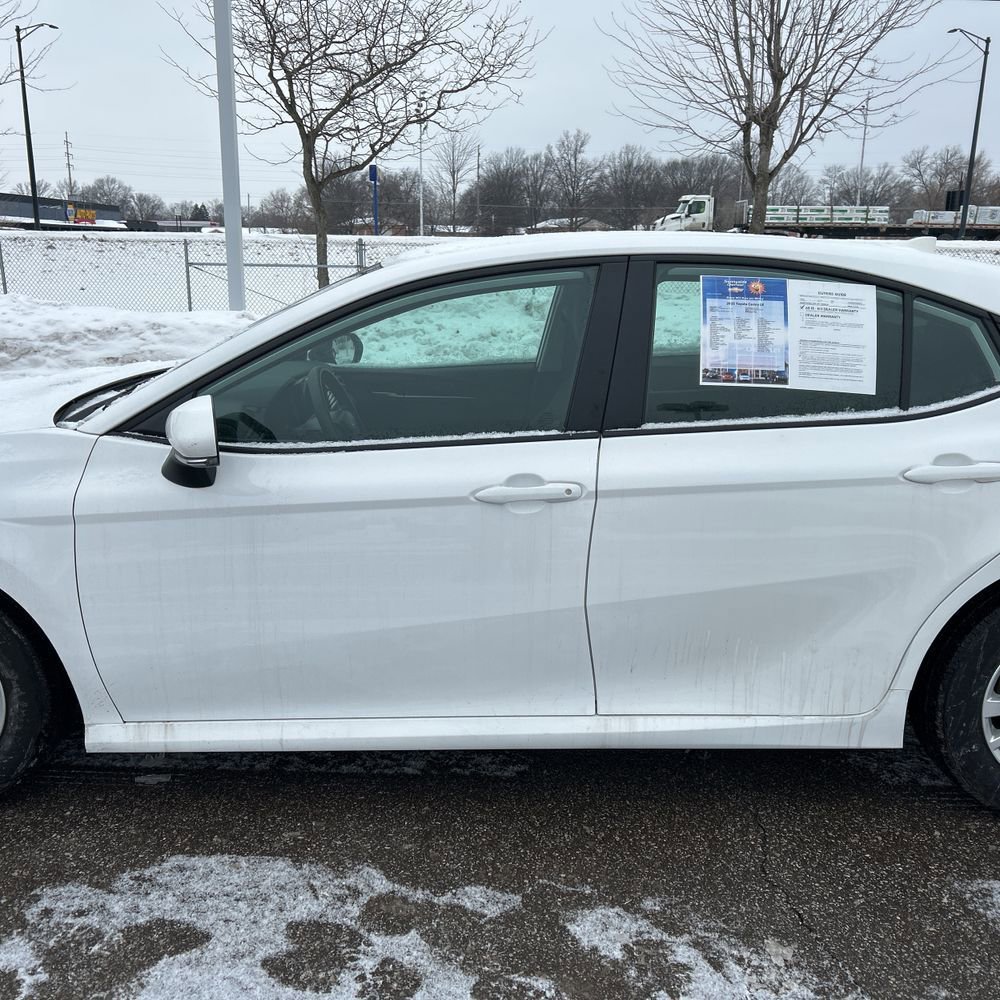 Used 2025 Toyota Camry LE image 7