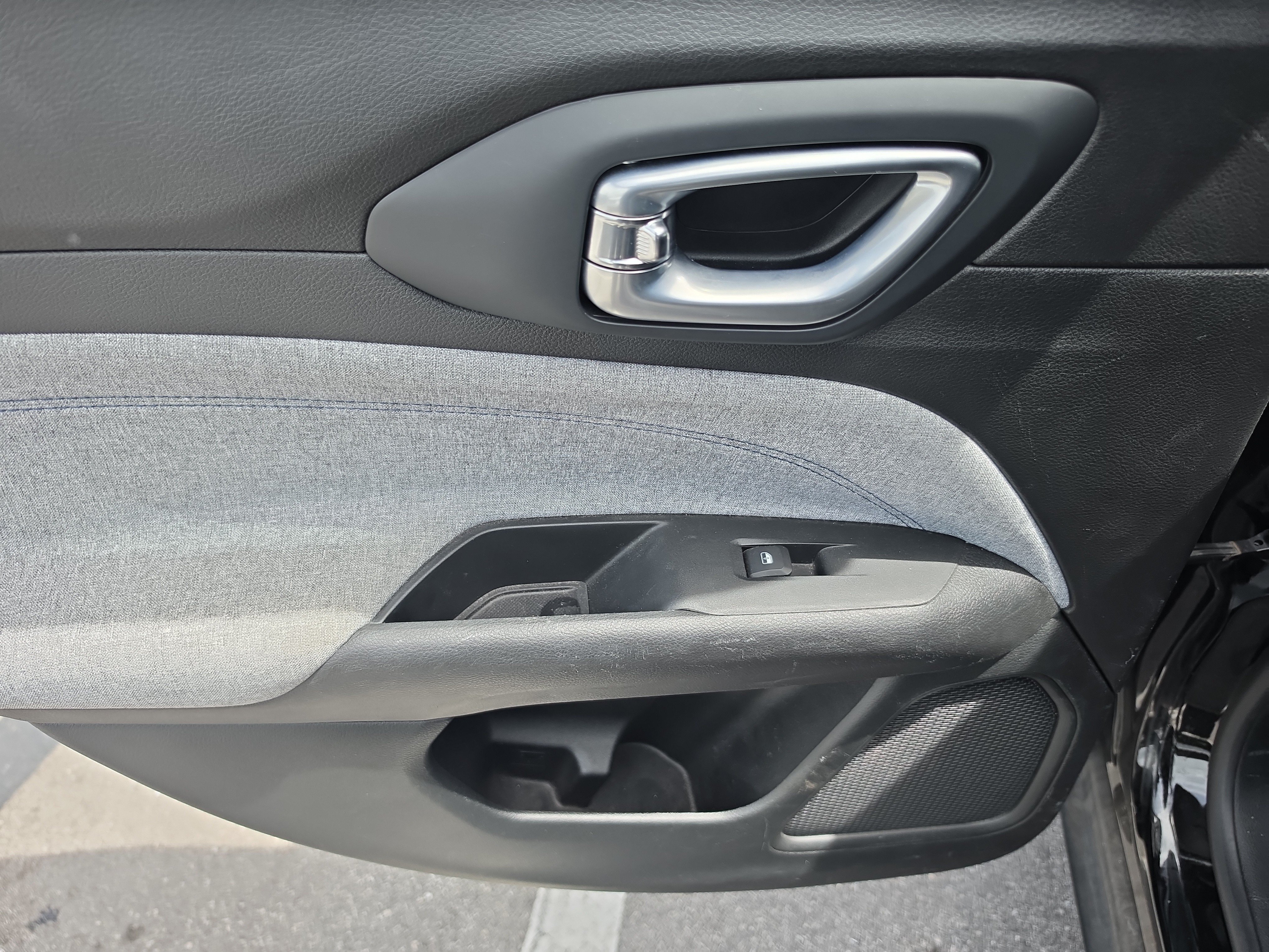 Used 2022 Jeep Compass Latitude FWD image 18