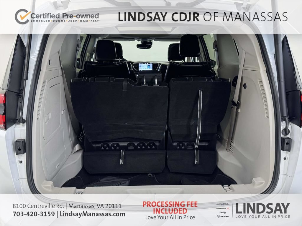 Used 2023 Chrysler Pacifica Limited FWD image 17