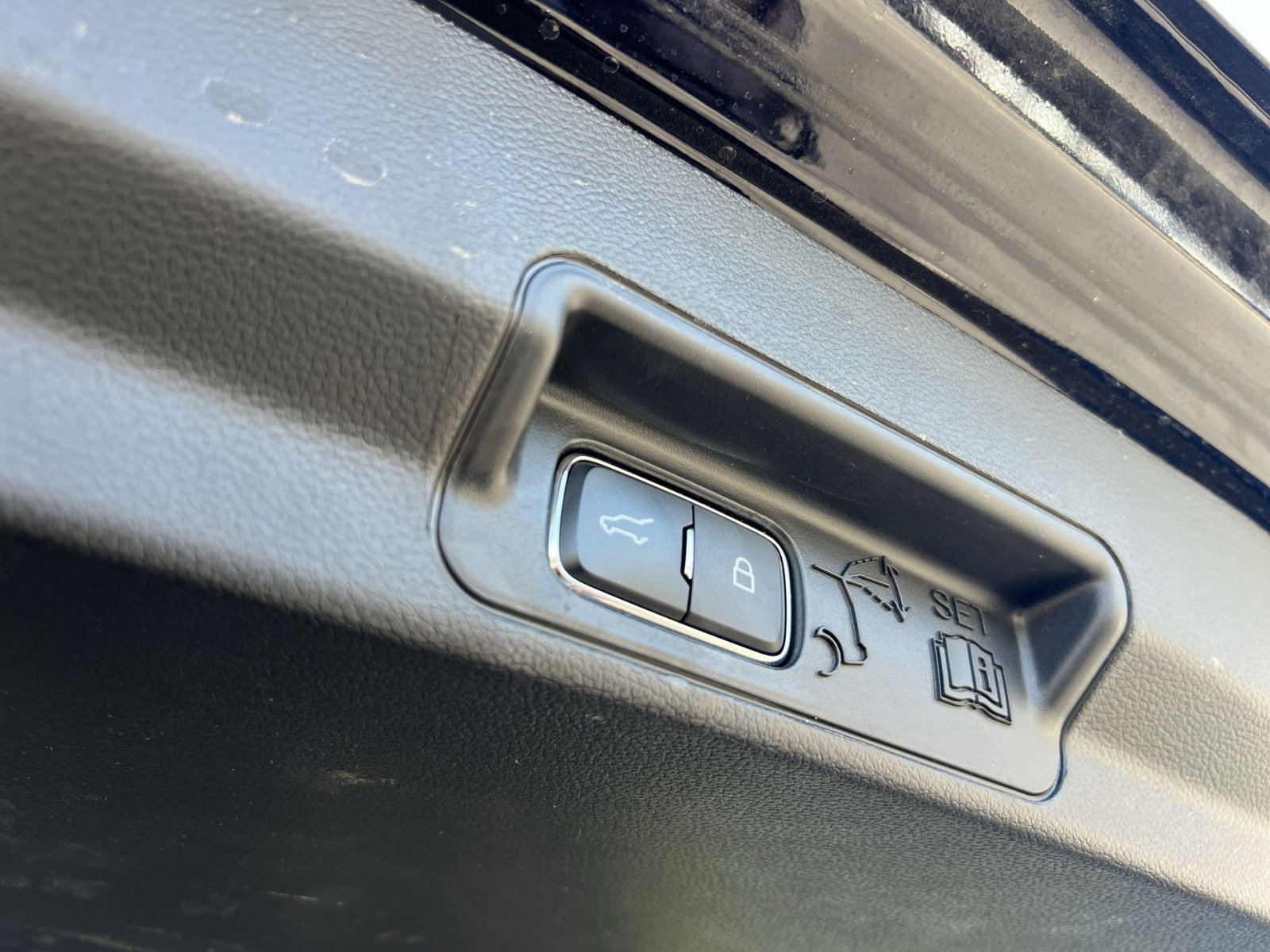 Used 2025 Ford Explorer Platinum w/ LUX Leather Package image 25