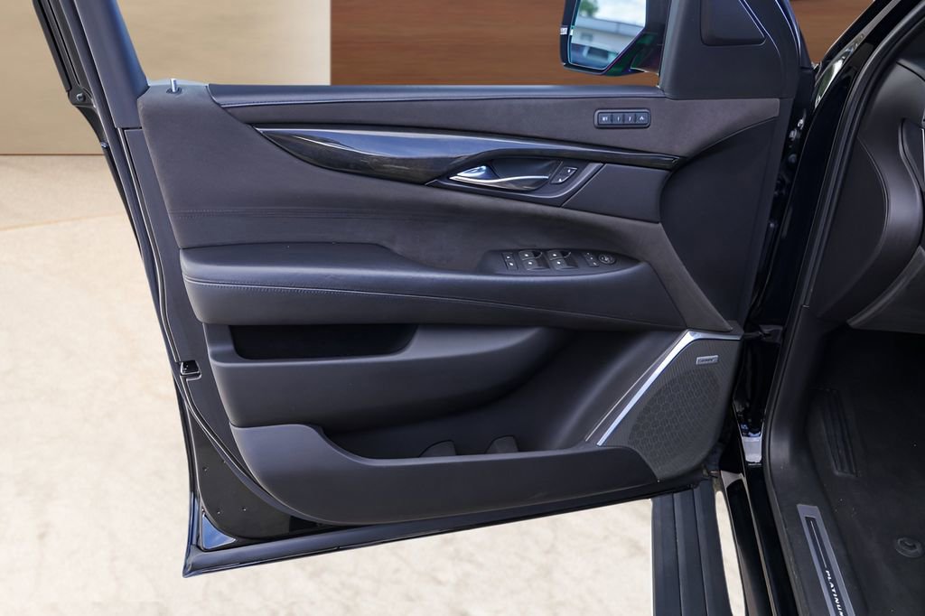 Used 2018 Cadillac Escalade ESV Platinum image 23