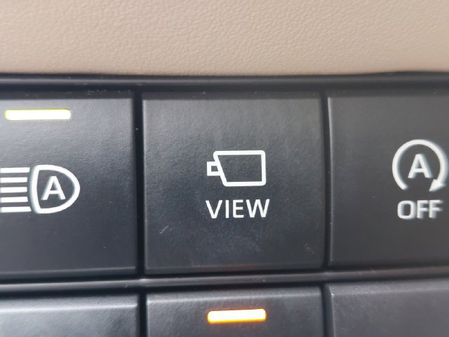 Used 2023 Toyota Highlander Limited FWD image 26