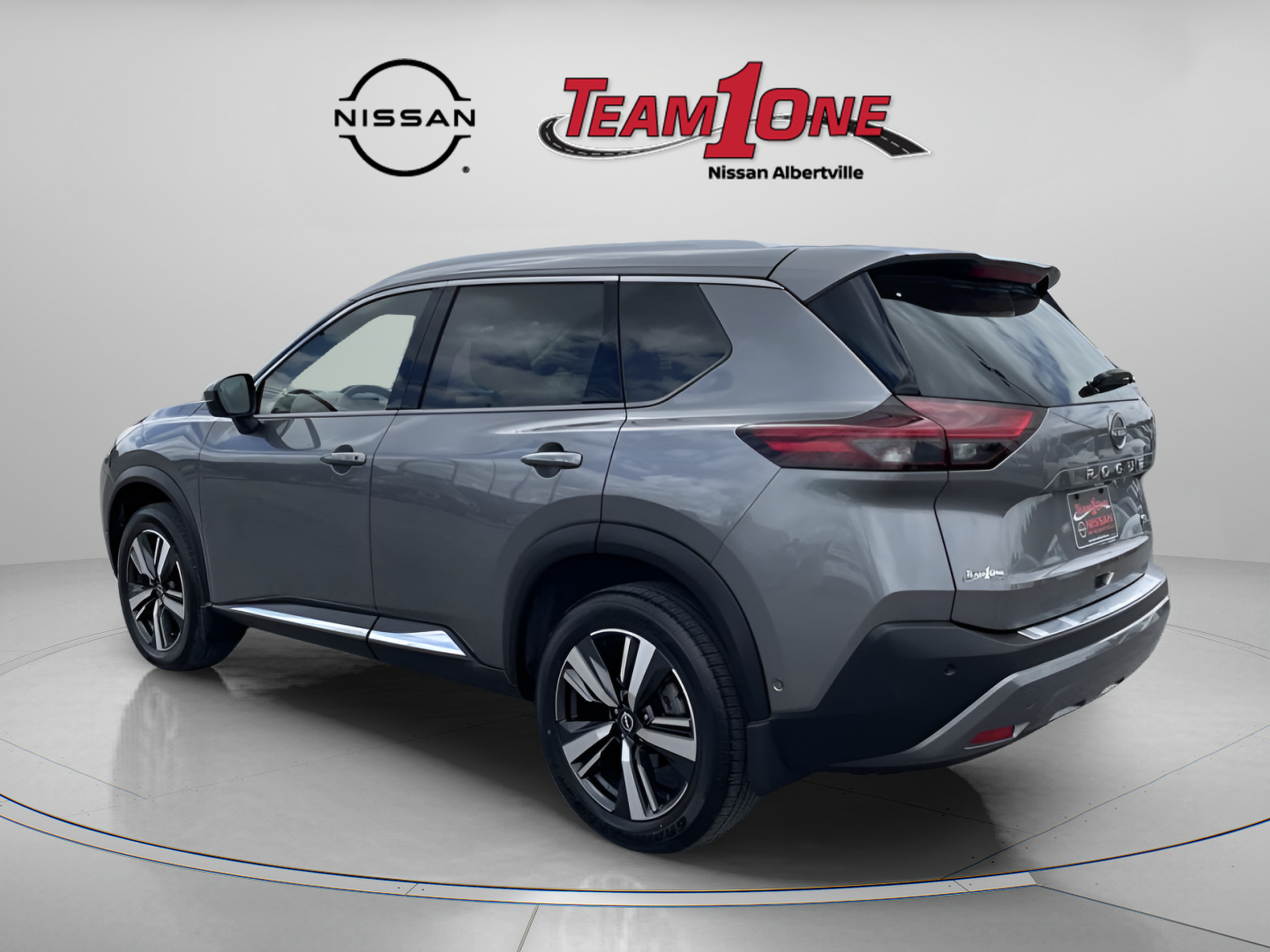 Used 2023 Nissan Rogue SL w/ SL Premium Package FWD image 6