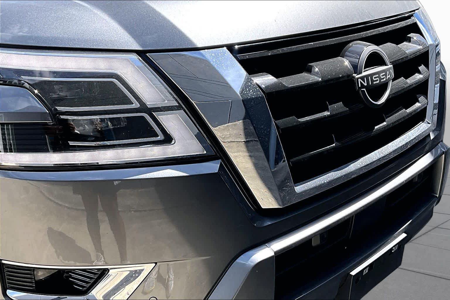 Used 2022 Nissan Armada SV w/ SV Appearance Package RWD image 30