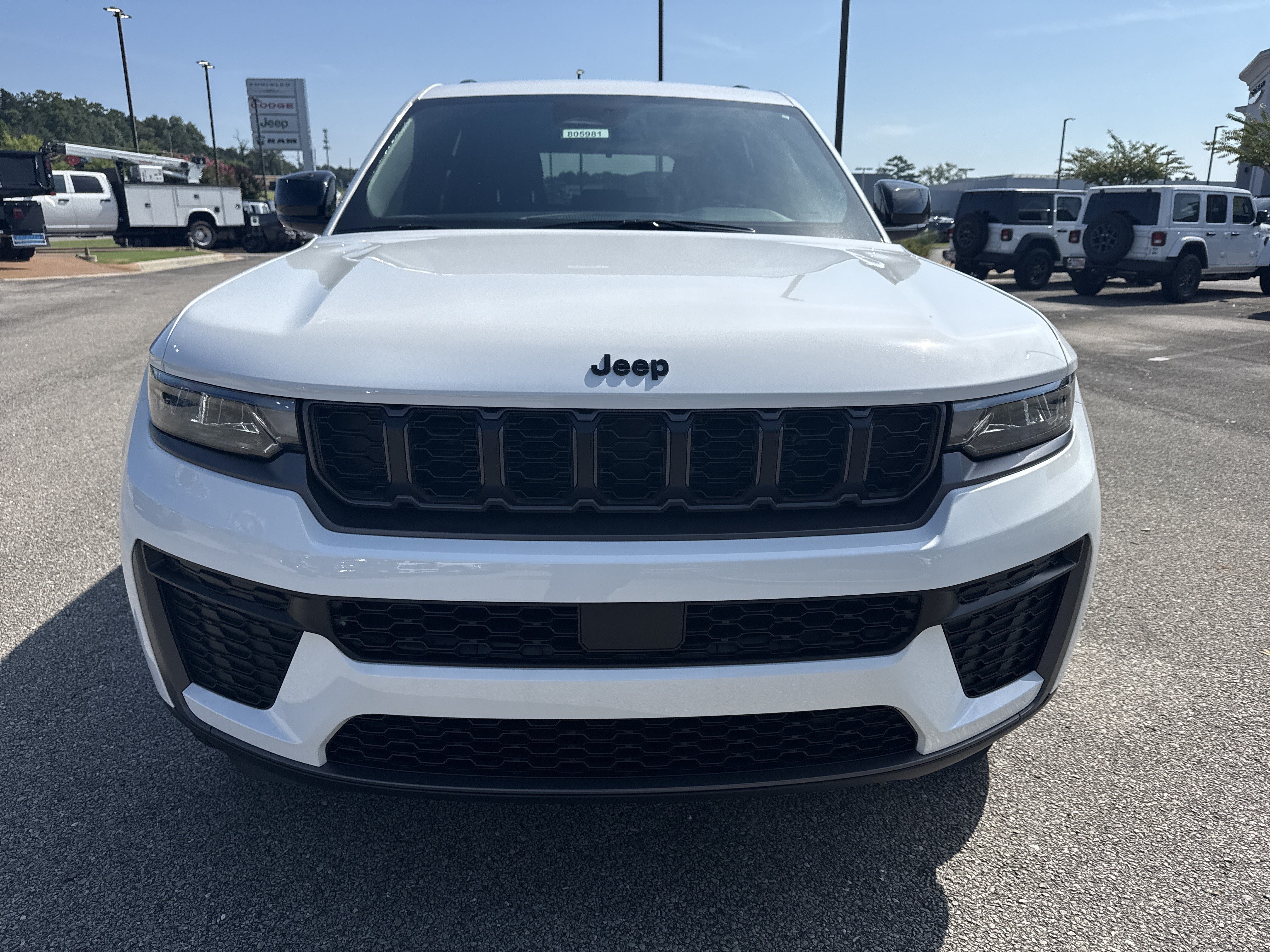 New 2026 Jeep Grand Cherokee Altitude RWD image 2